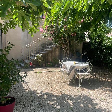 Appartement Avec Jardin En Ville LʼIsle-sur-la-Sorgue Exterior foto