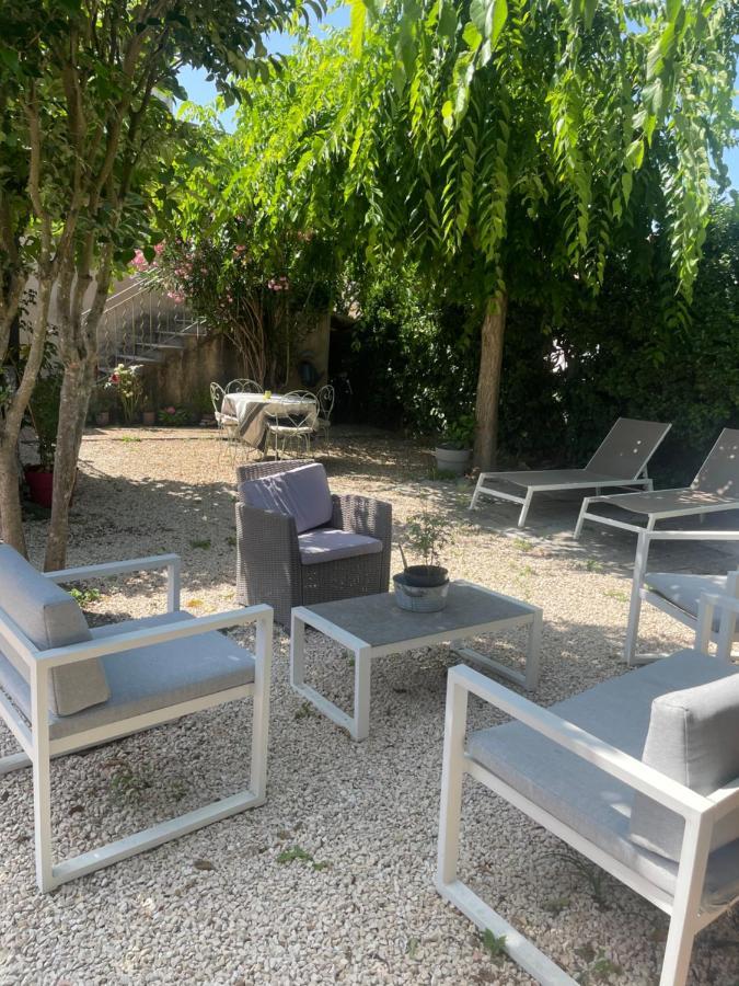 Appartement Avec Jardin En Ville LʼIsle-sur-la-Sorgue Exterior foto